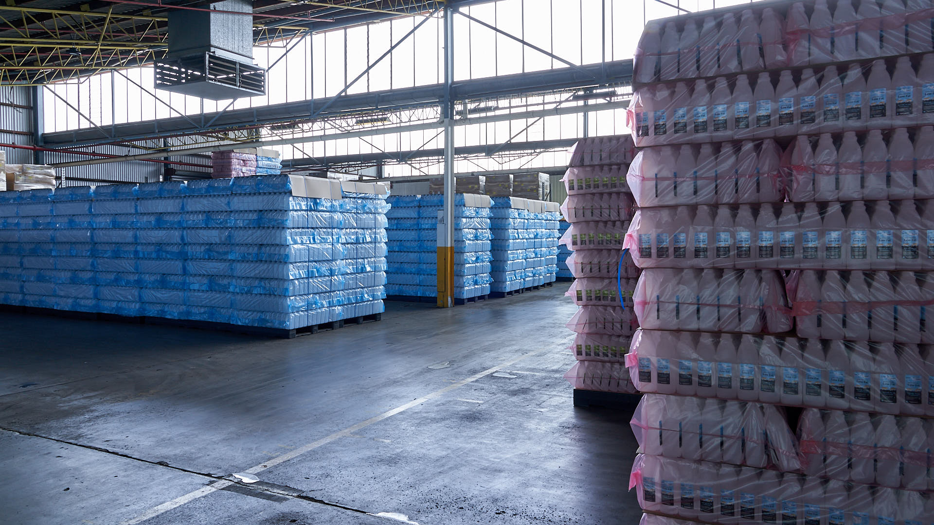 Warehousing & Logistics Warehousing & Logistics